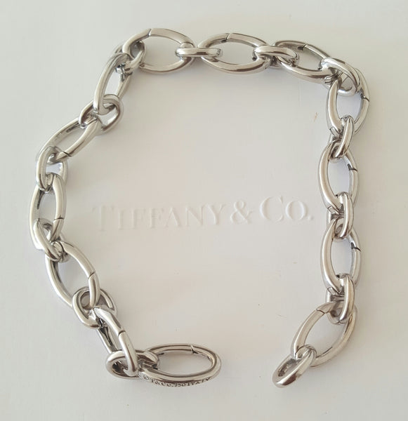 Tiffany & Co. Solid 18ct White Gold Link Clasp Charm Bracelet Links Open and Close
